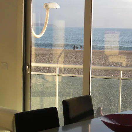 Bed & Seaside - Bola Da Nivea 아파트 *