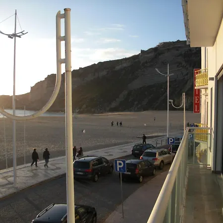 Bed & Seaside - Bola Da Nivea * 나자레